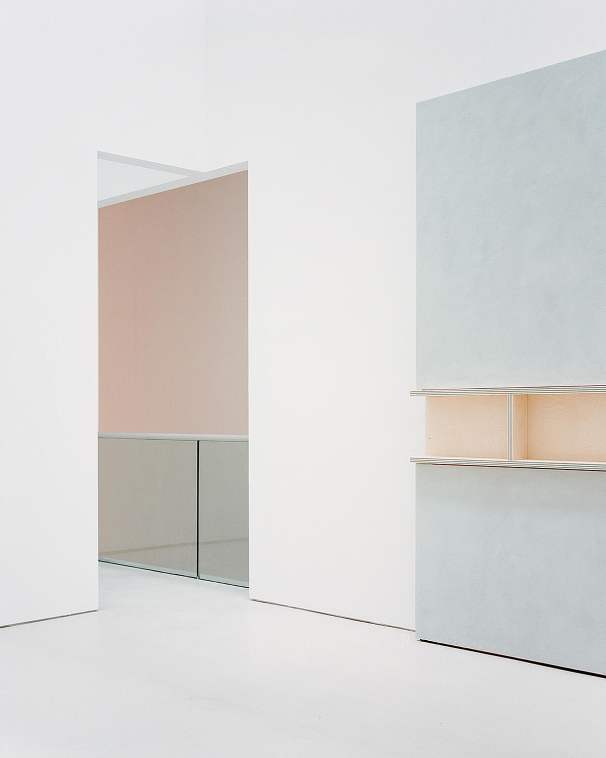 https://res.cloudinary.com/dhqpdxwh7/image/upload/v1669209895/clone-neriandhu-uploads/neri_hu_traversing_thresholds_photo_by_simone_bossi_3_b8b0d1bda5.jpg