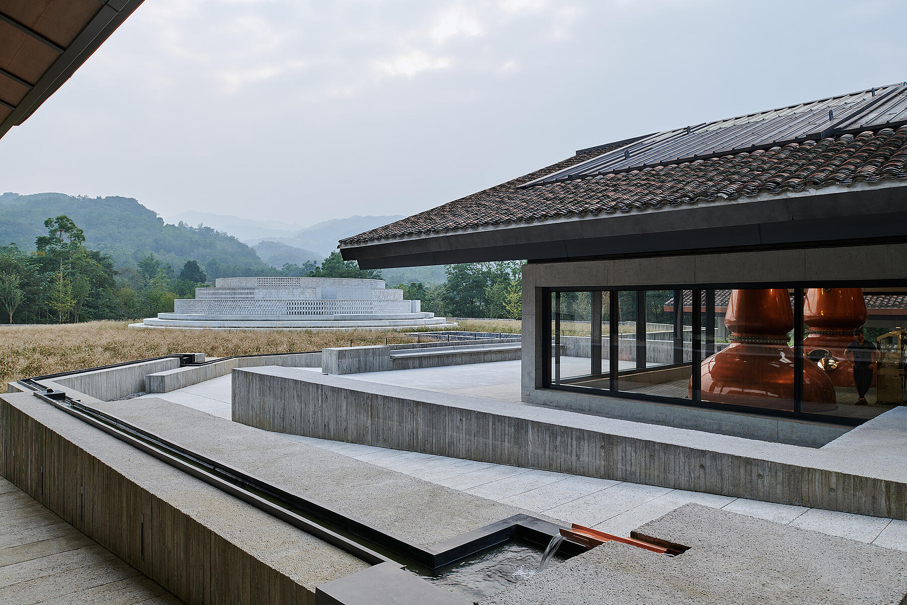 https://res.cloudinary.com/dhqpdxwh7/image/upload/v1669210156/clone-neriandhu-uploads/neri_hu_project_the_chuan_malt_whiskey_distillery_photo_by_chen_hao_4_61e427b119.jpg