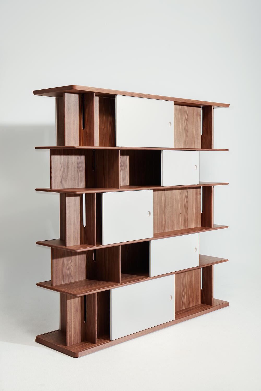 https://res.cloudinary.com/dhqpdxwh7/image/upload/v1669210271/clone-neriandhu-uploads/neri_hu_product_intersection_collection_for_la_manufacture_photo_by_studioblanco_1_358e3419ec.jpg