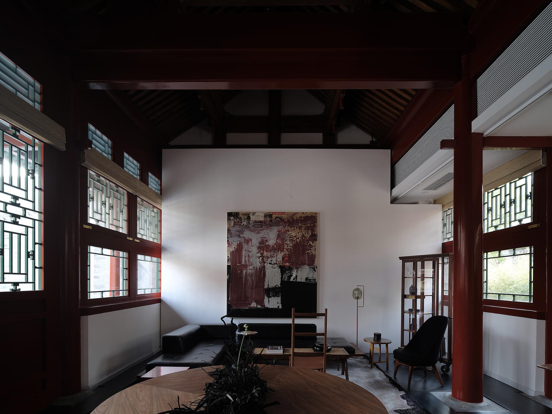 https://res.cloudinary.com/dhqpdxwh7/image/upload/v1669210454/clone-neriandhu-uploads/reflective_domesticity_ad_casa_nerihu_3_b5733ea110.jpg