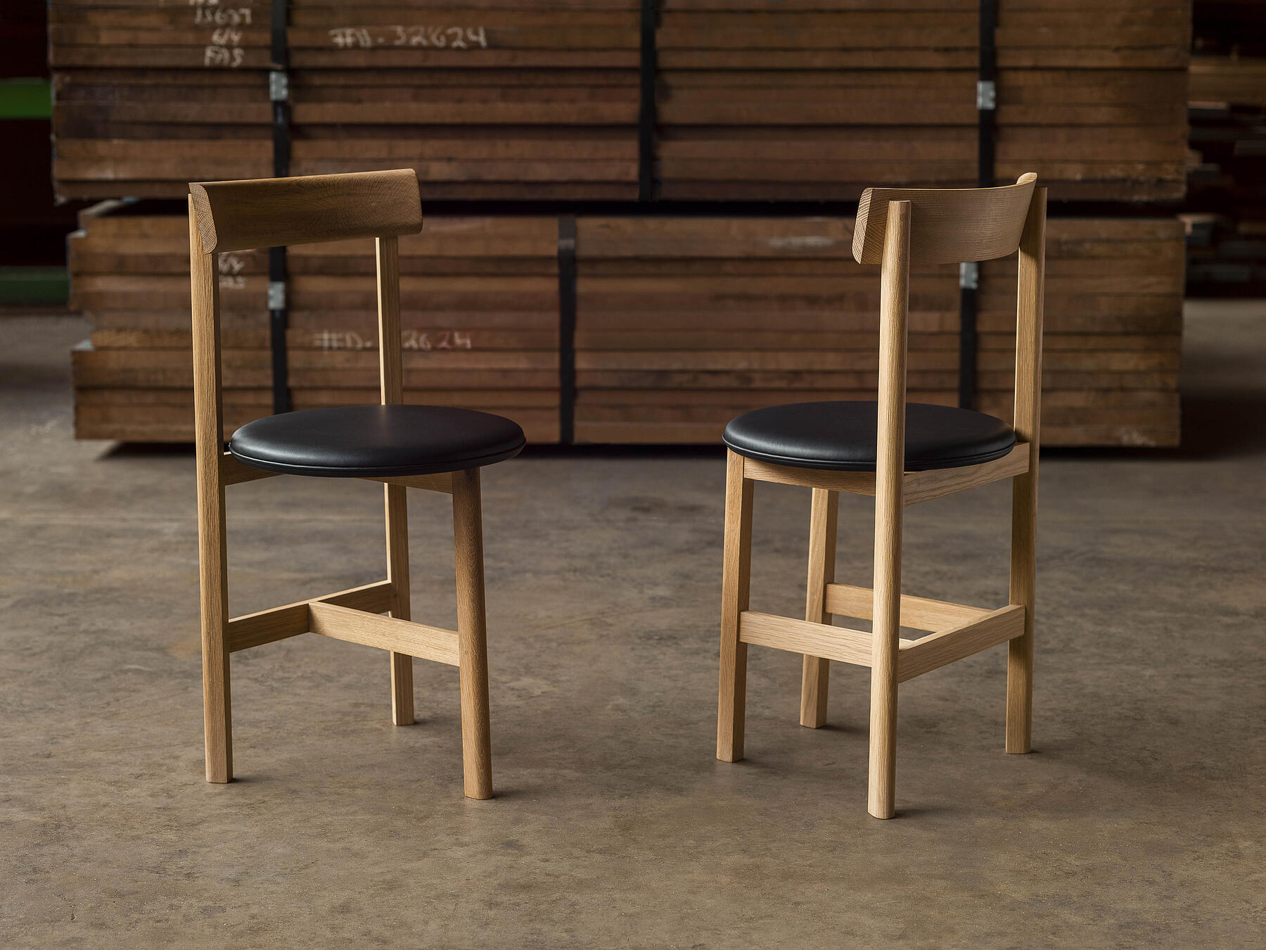 https://res.cloudinary.com/dhqpdxwh7/image/upload/v1669210571/clone-neriandhu-uploads/nerihu_petit_chair_15_dd716d0296.jpg
