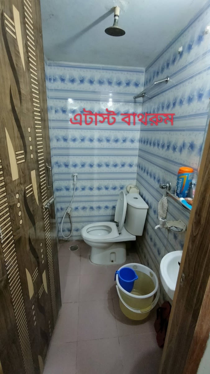 মাস্টার বেড রুম সাবলেট দেওয়া হবে। 3