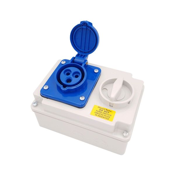 32A 3Pin Switch Socket Female IP44 Generator socket