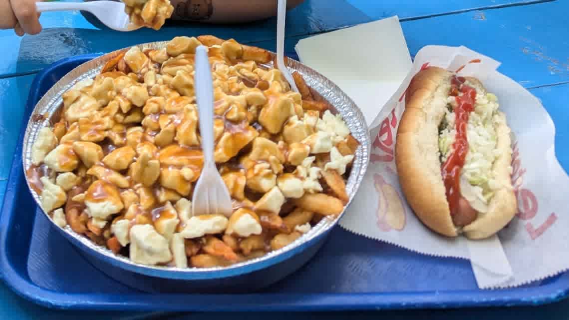 Snack Bar Au Vieux Frêne poutine