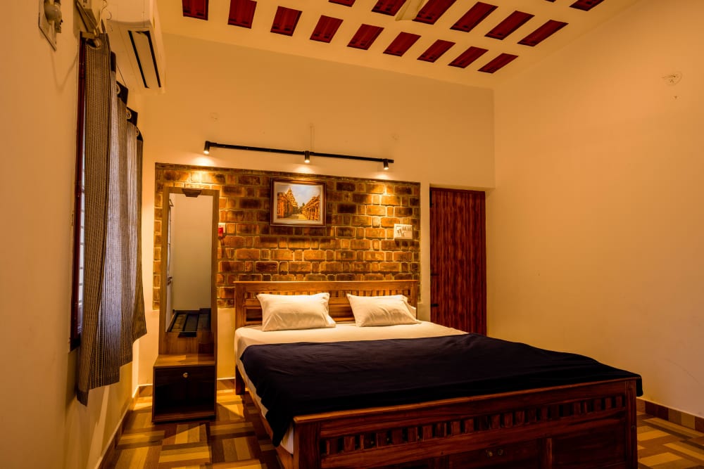 Bedroom 1 — Golden Loom Homestay Kanchipuram