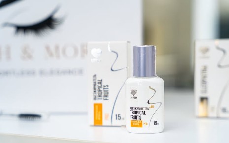 LOVELY CLEOPATRA WATERPROOF LASH GLUE -TROPICAL FRUIT'S 