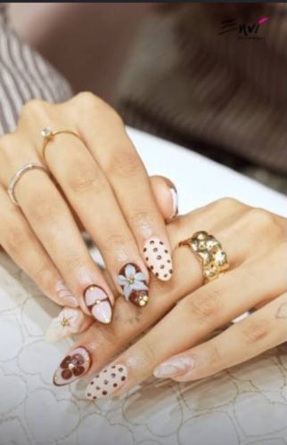 NAIL ART