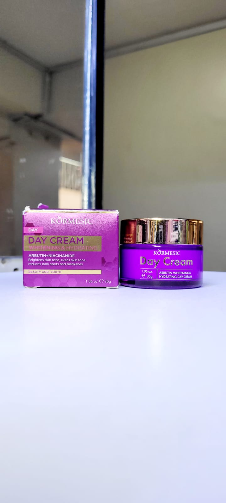 KORMESIC Arbutin & Niacinamide Whitening & Hydrating Day Cream (30g) – Dark Spot Fading & Skin Brightening Moisturizer