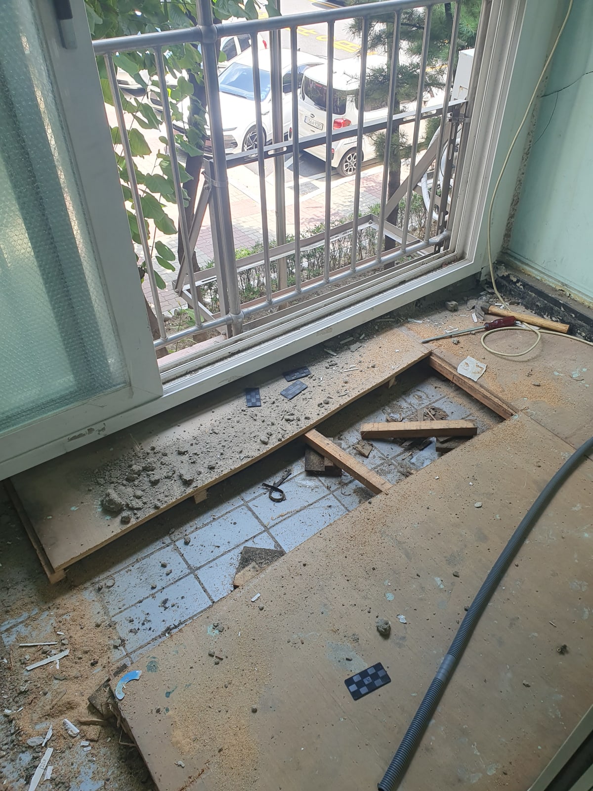 노원구 베란다 목재 데크 철거 현장_에코프렌즈