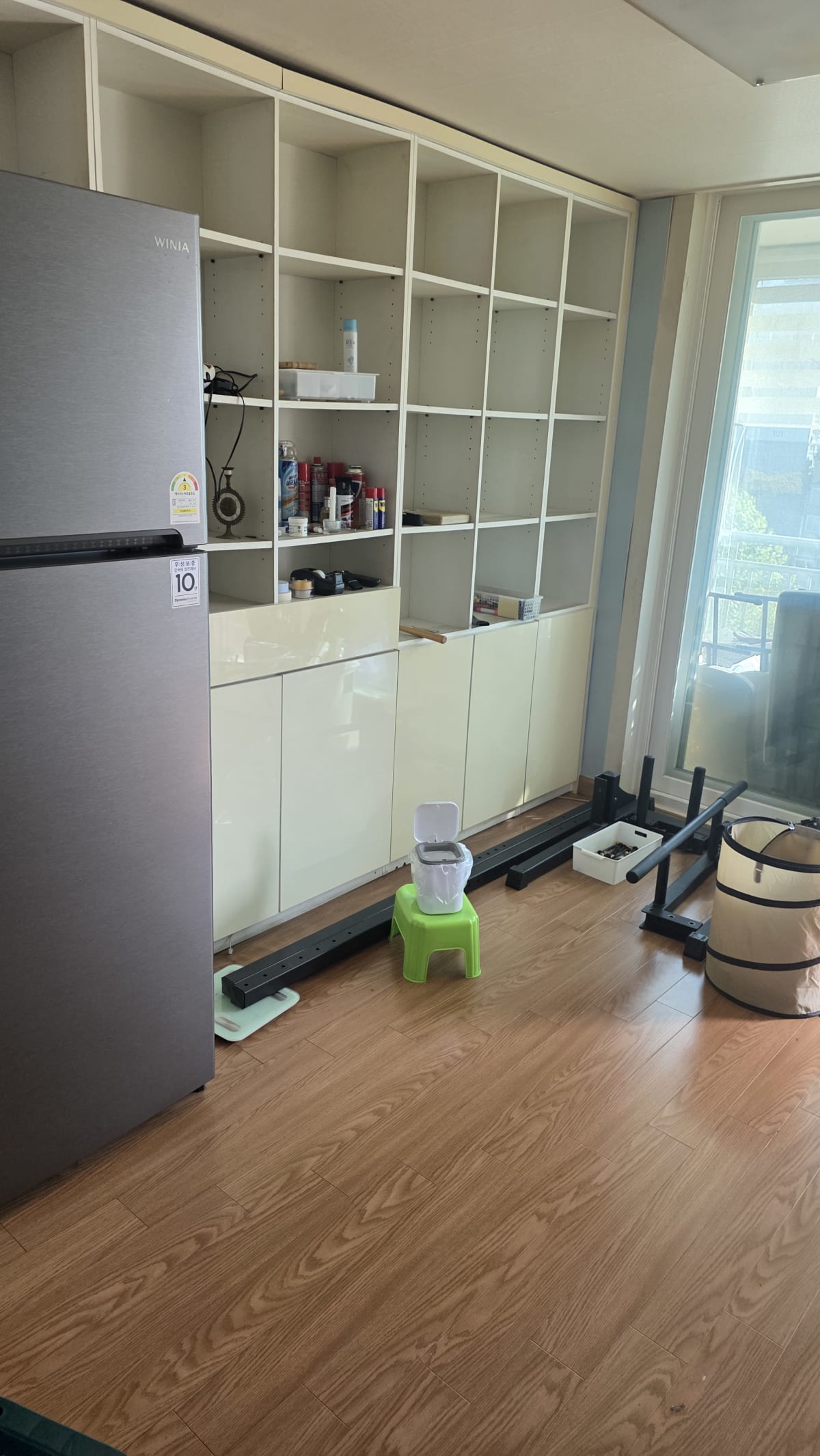 양천구 목동 이사폐기물 현장의 대형 수납장과 냉장고 및 생활용품_에코프렌즈