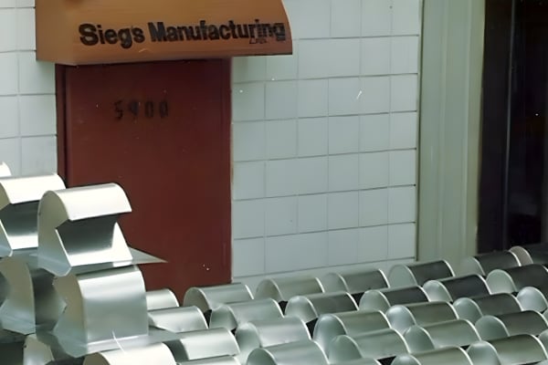 Sieg's door with products