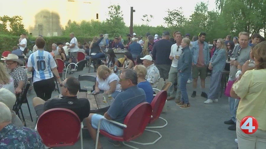 Buffalo Fans Cheer on US World Cup Team