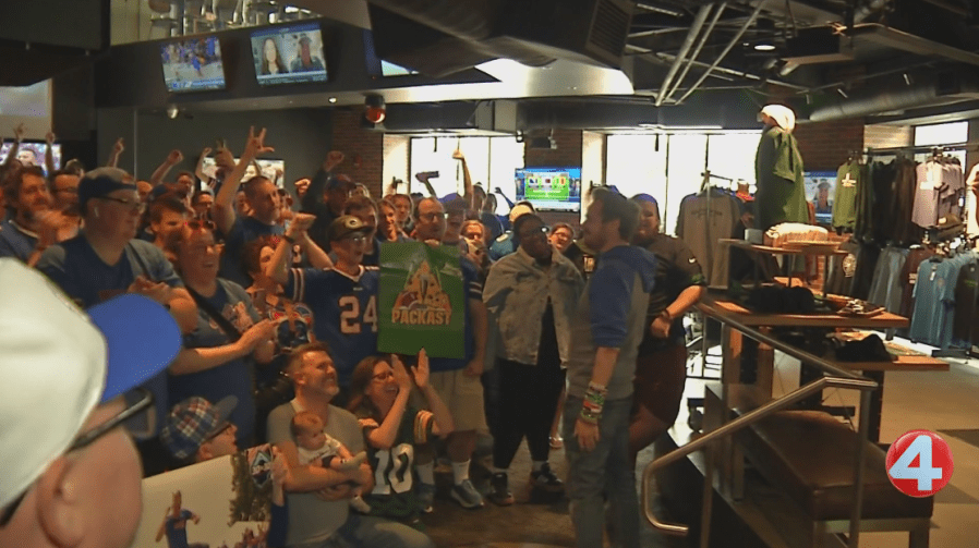 NFL YouTuber Tom Grossi Returns to Buffalo for Benefit Tour
