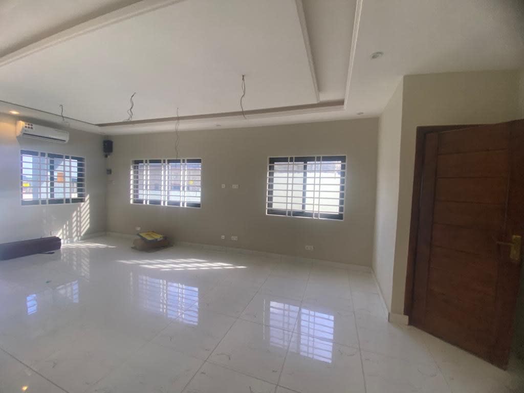 3 bedroom apartment in Oyarifa special gardens - image 9