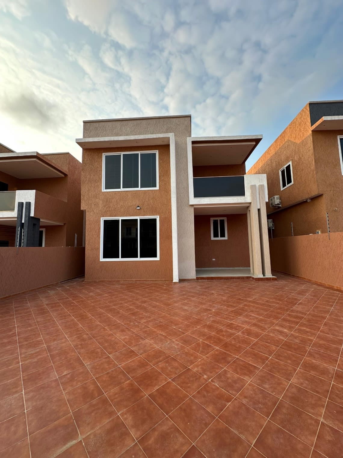 4 bedroom house in Lake side Estate