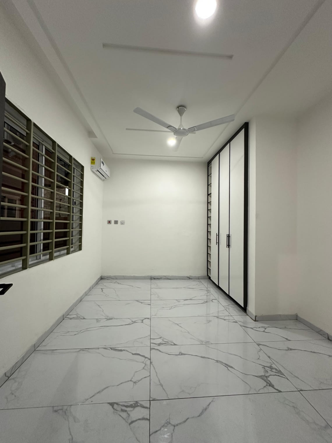 4 bedroom house in Lake side Estate - image 2