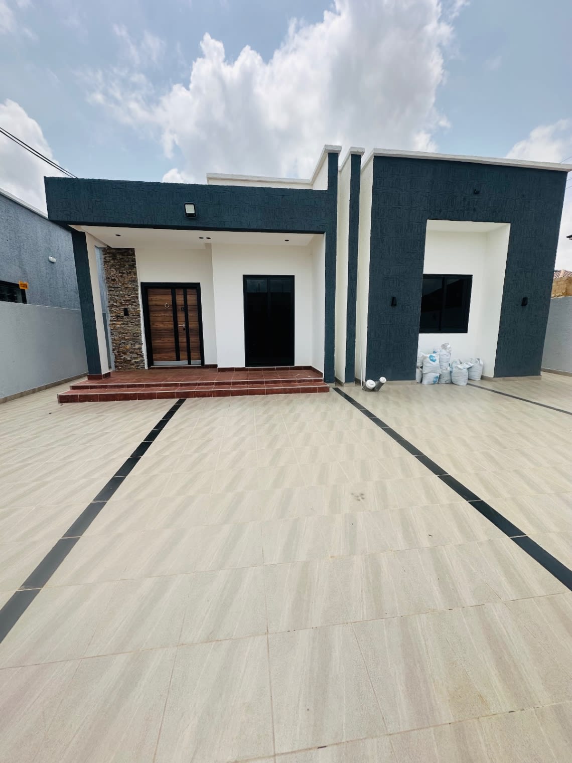 3 bedroom house in Oyarifa - image 10