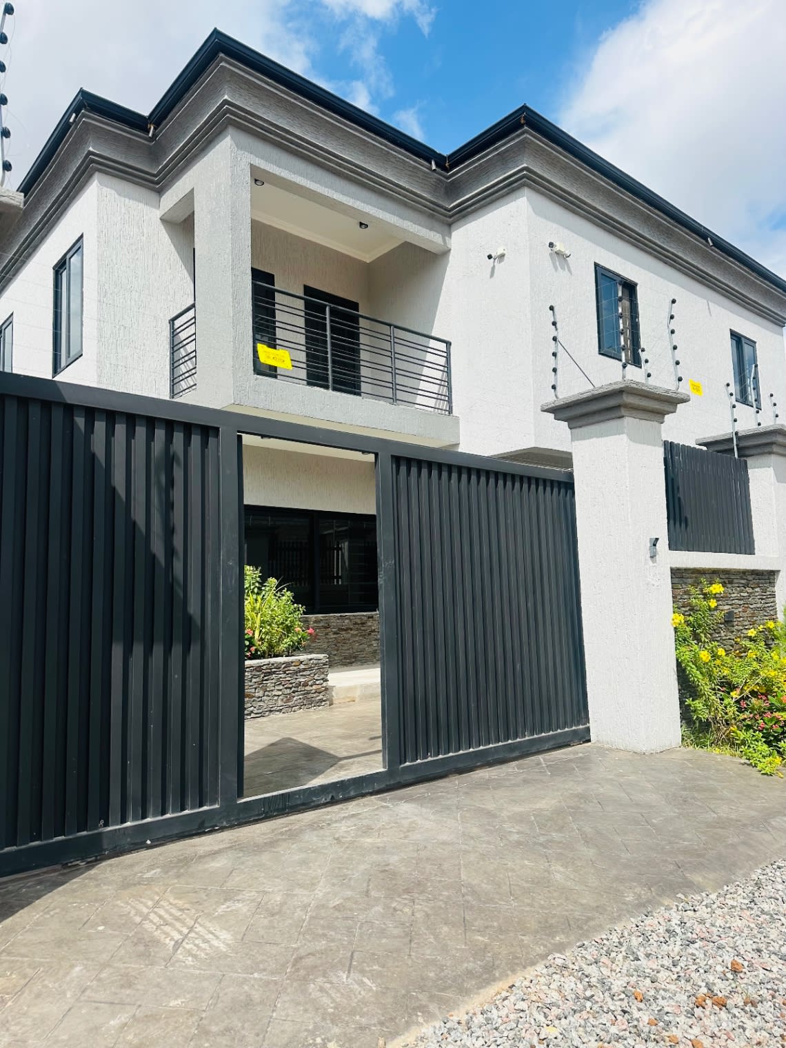 4 bedroom house in North Legon - image 2