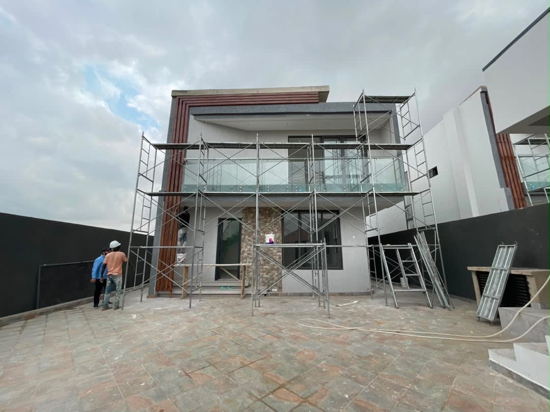 4 bedroom house in East Legon - image 10