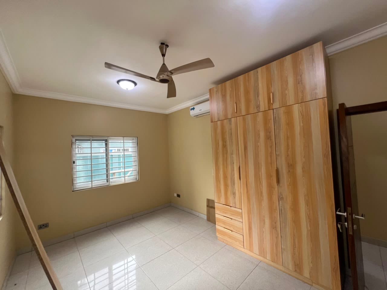 4 bedroom apartment in Tseaddo - image 2