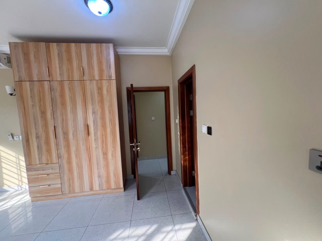 4 bedroom apartment in Tseaddo - image 10