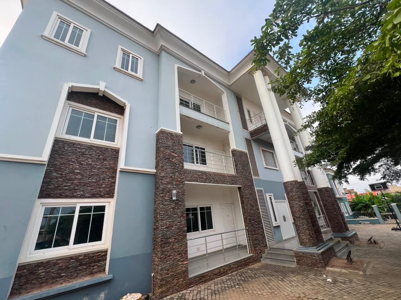 3 bedroom apartment in Tsee Addo - image 1