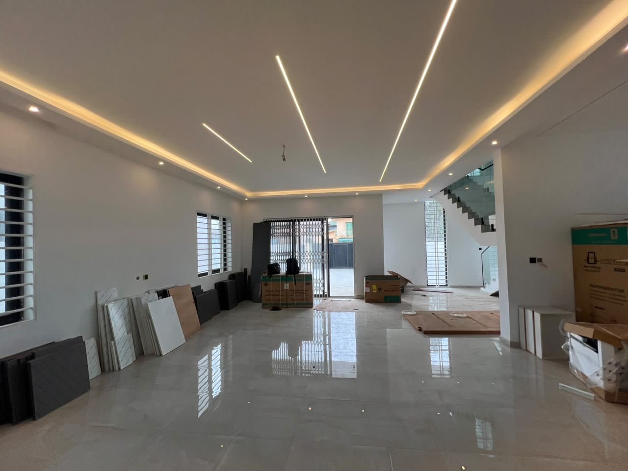 4 bedroom apartment in Okpoigonno - image 2