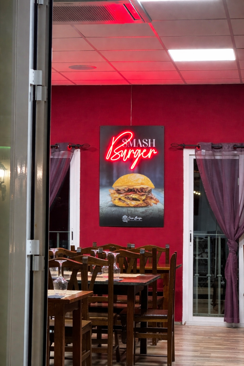 Interior del restaurante Casa Borja en Costa Ballena