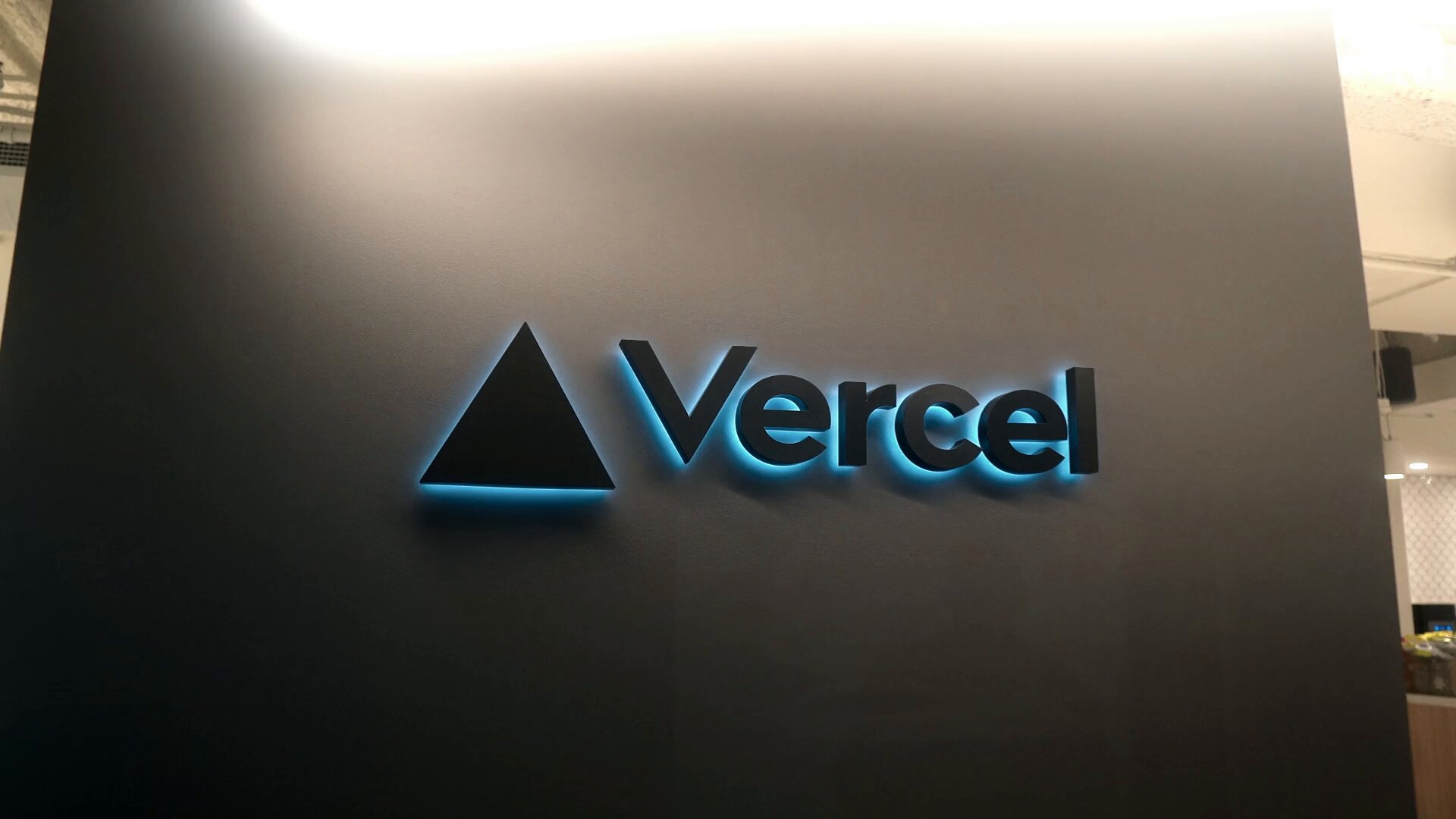 Khắc phục lỗi React router khi deploy trên Vercel