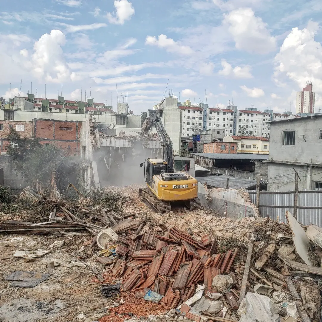 Demolição de prédio estruturado Anchieta