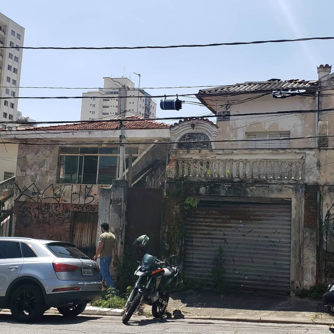 Demolição residencial em Moema