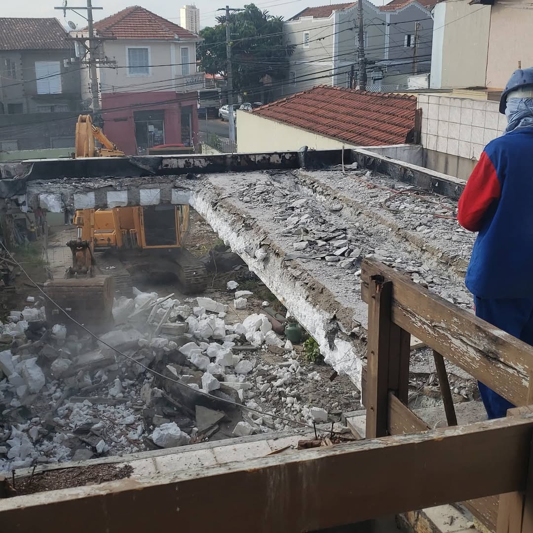 Demolição estrutural em São José dos Campos