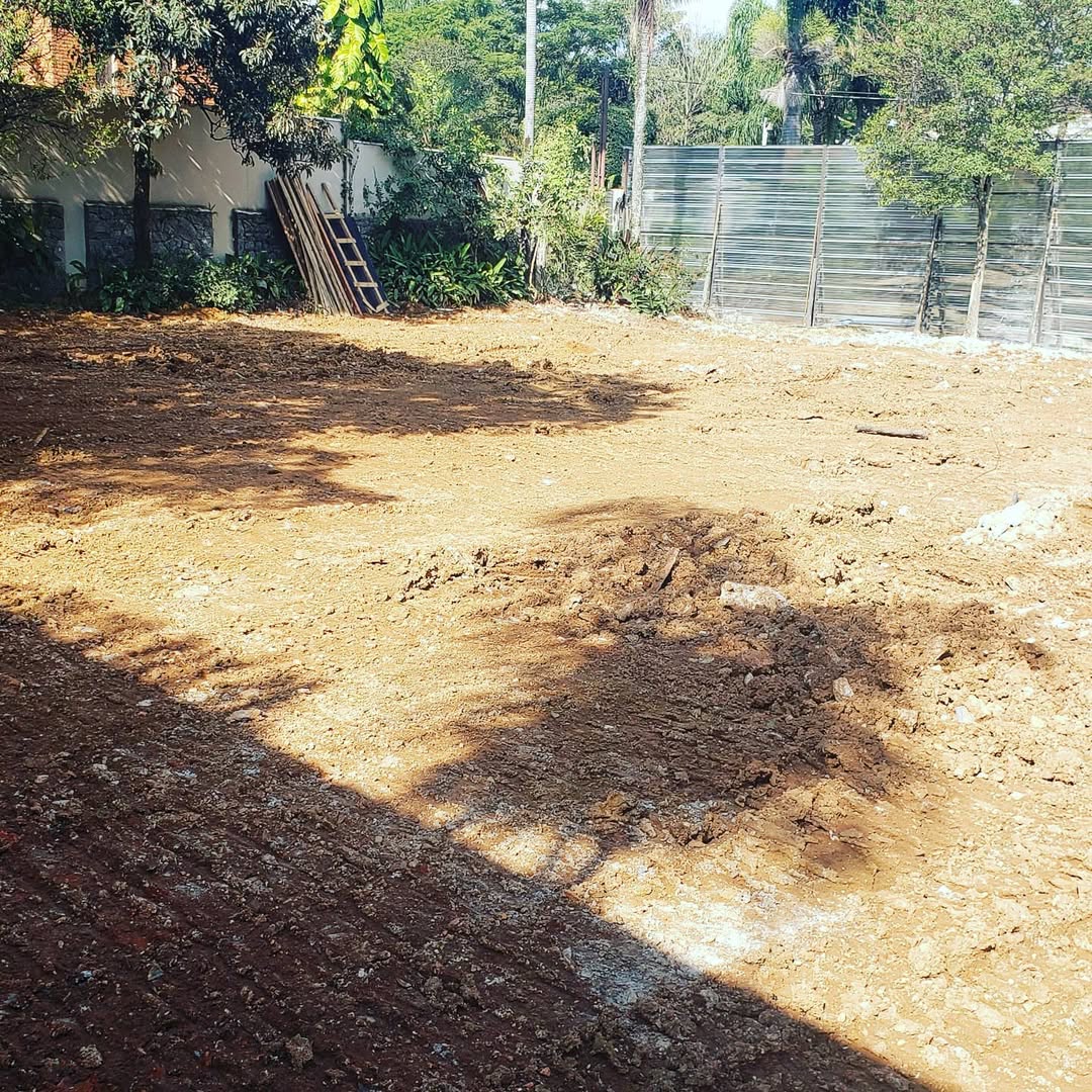 Demolição mecanizada nos Jardins