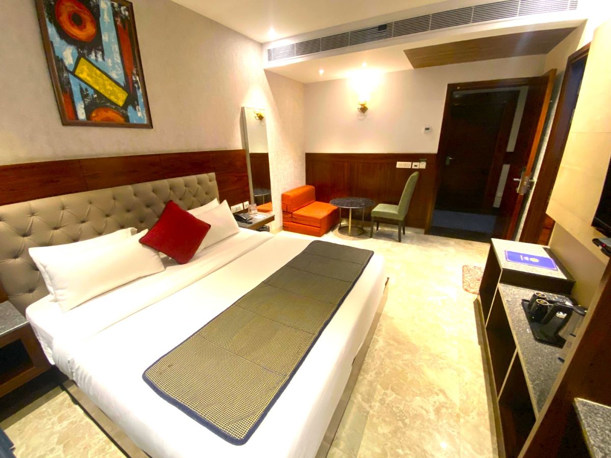 Deluxe Room — view 1