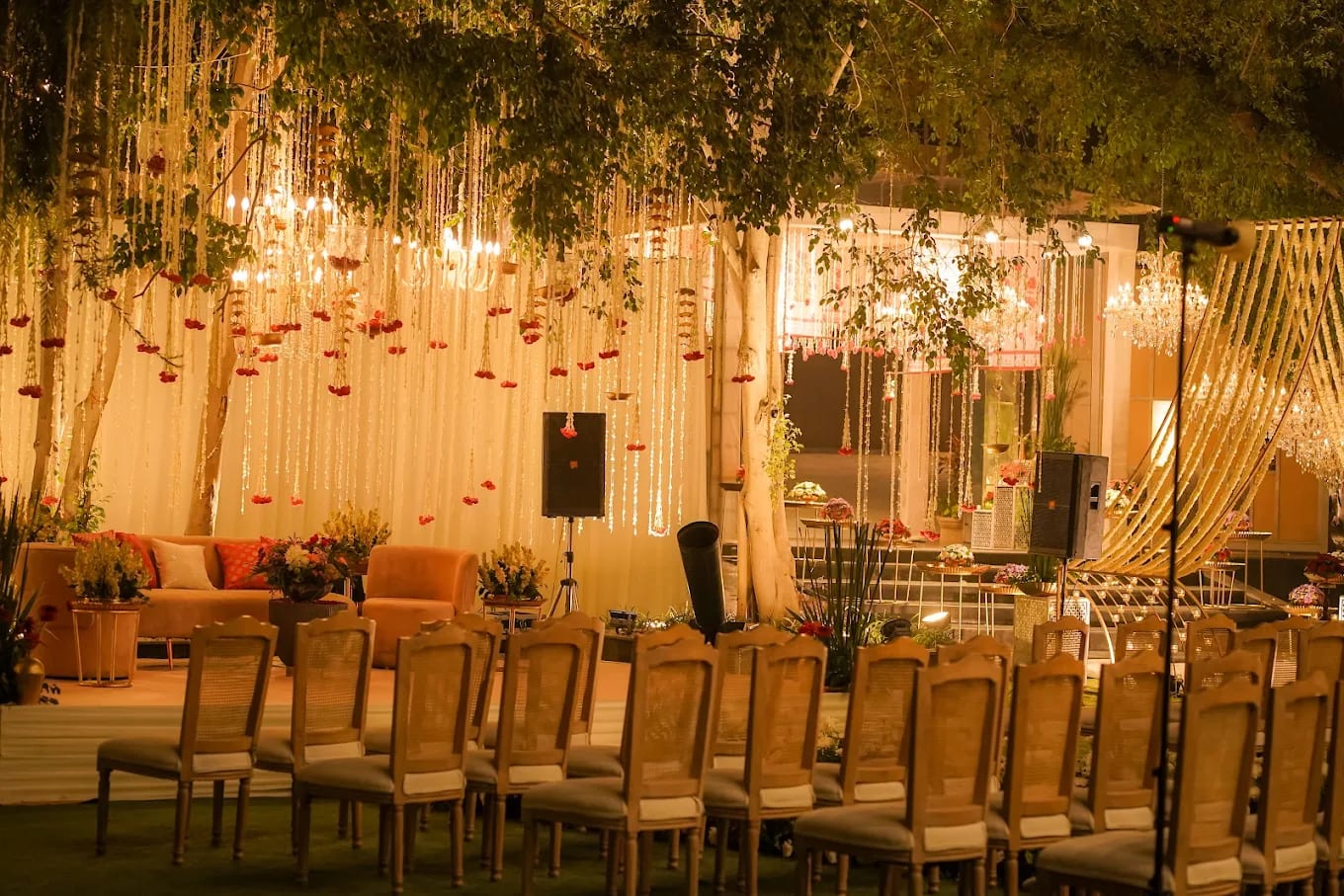 Pre-Wedding Photo Shoots at Farmhouse Venues Delhi – Complete Location Guide 2026