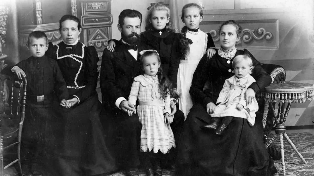 The Relationship Report in Legacy