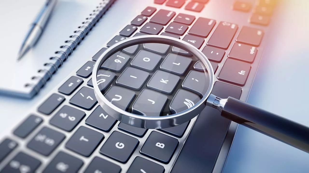 Let Windows 10 Magnify and Read Aloud for You!