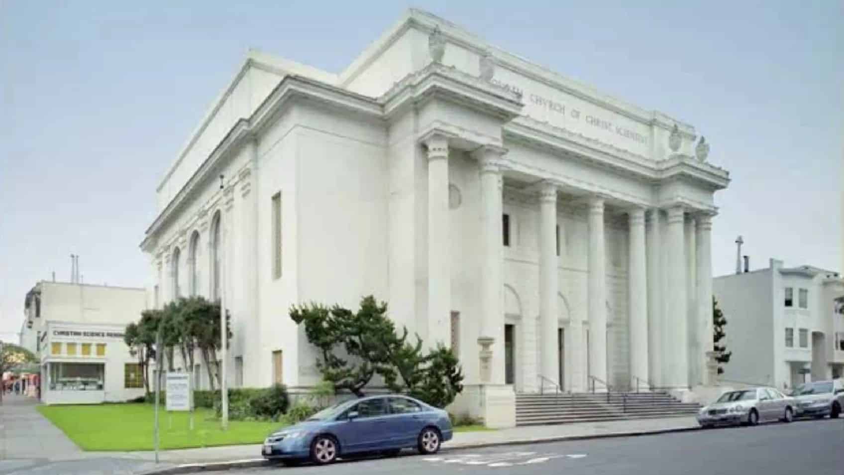 A Library at Your Fingertips - the Internet Archive