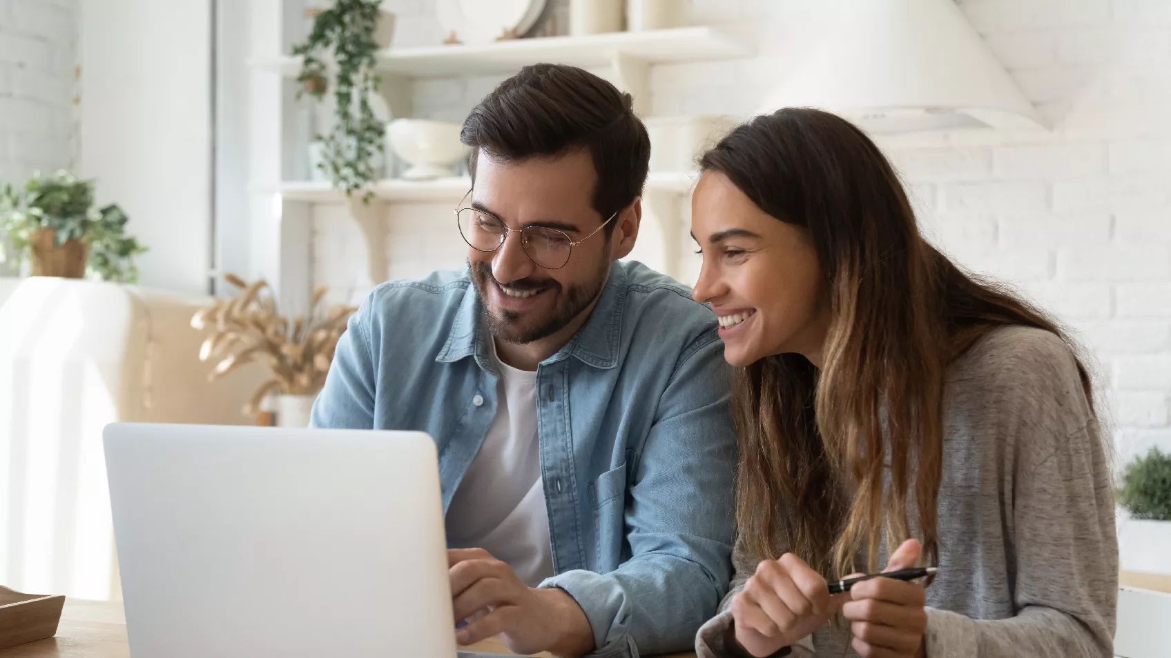 Comparing the Genealogy Giants 2020: Ancestry, FamilySearch, Findmypast, and MyHeritage