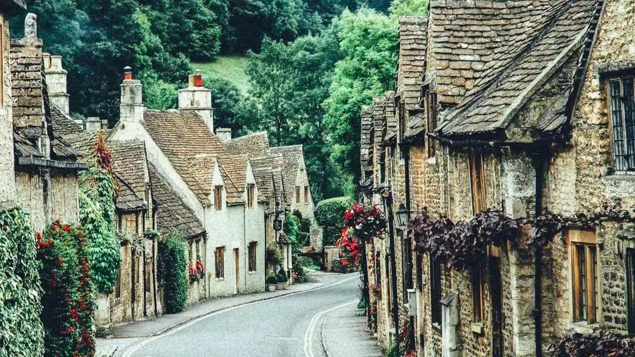 Turning dry facts into exciting narrative