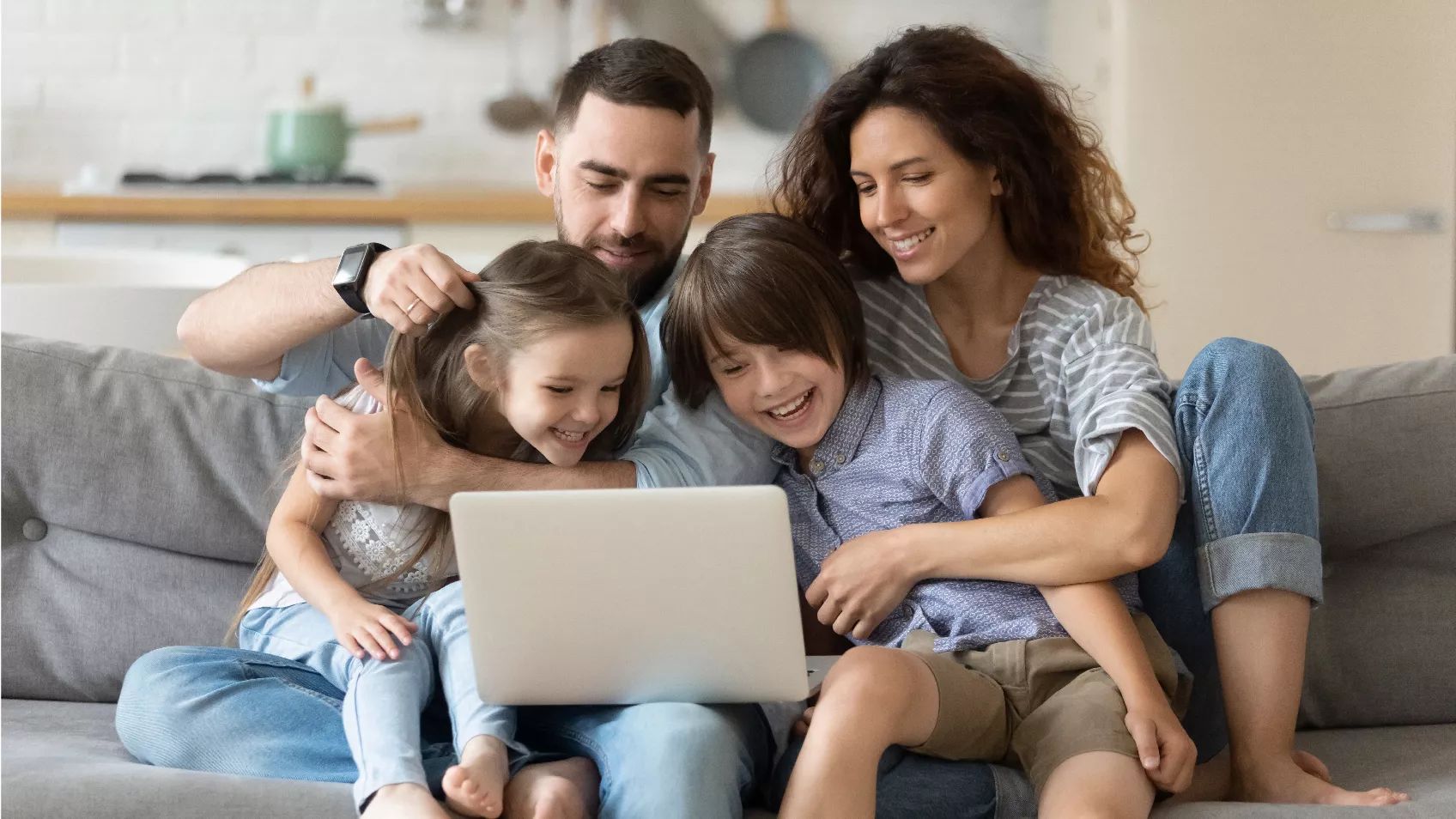 MyHeritage: New Advanced Features and Technologies