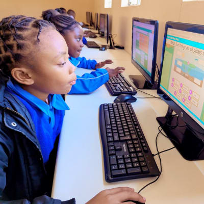 Unlocking Digital Potential with Our Engaging Computer Lessons! image
