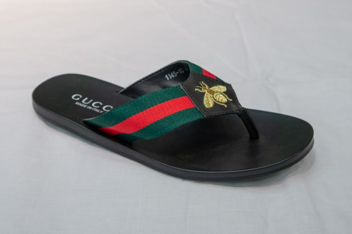 black gucci slippers women