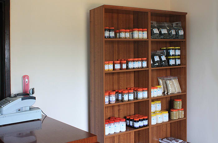 Vitamins, supplements & nutrition image