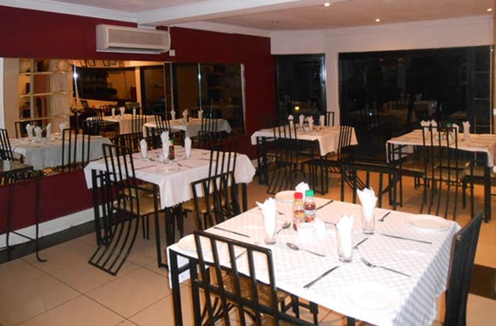 Casual dining restaurants image