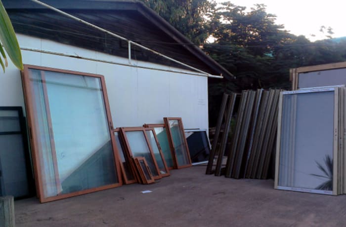 Aluminium windows & doors image