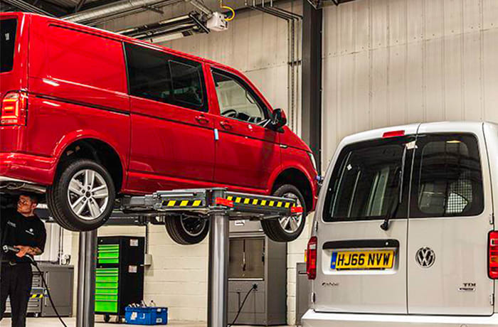 Light commercial vehicle maintenance image