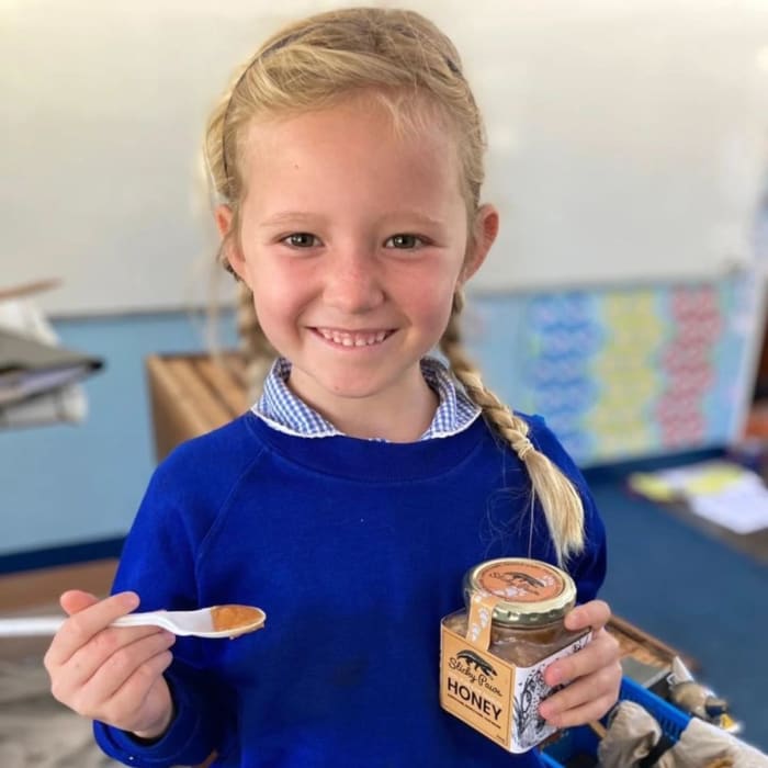 If these cuties weren’t already sweet enough… 🍯🐝
