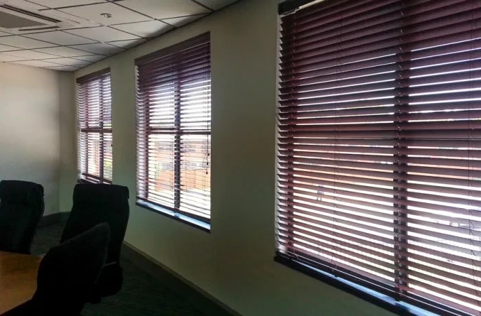 Blinds and aluminium sunscreens