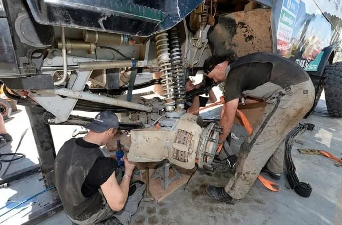 Reliable Maintenance for Trucks and Buses